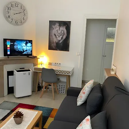 Climatise Paris Expo Porte De Versailles - Dome De Paris , Near Transportation Links * Vanves